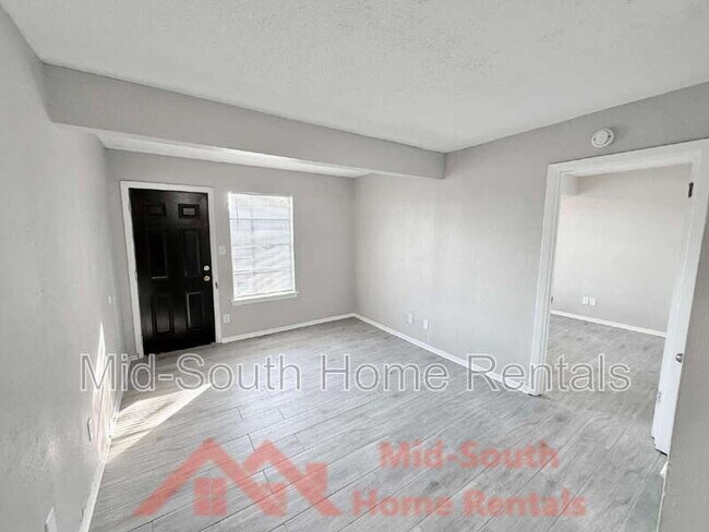 Building Photo - 139 N Claybrook St