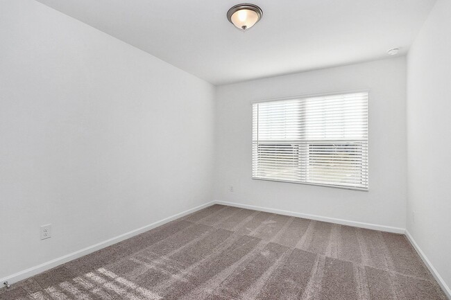 Building Photo - Brand NEW Townhome for RENT!