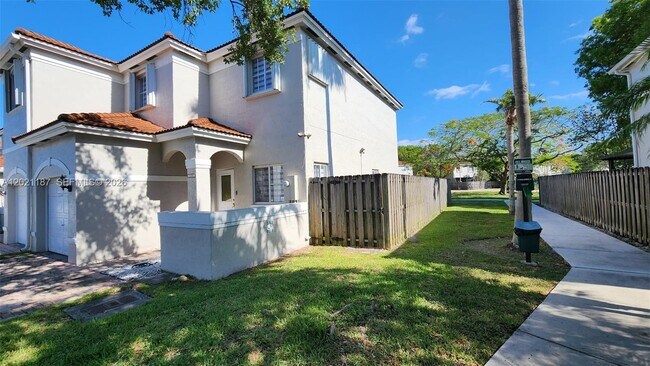 Building Photo - 12601 SW 143rd Ln