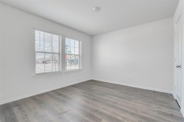 Building Photo - 2125 Croton Ave