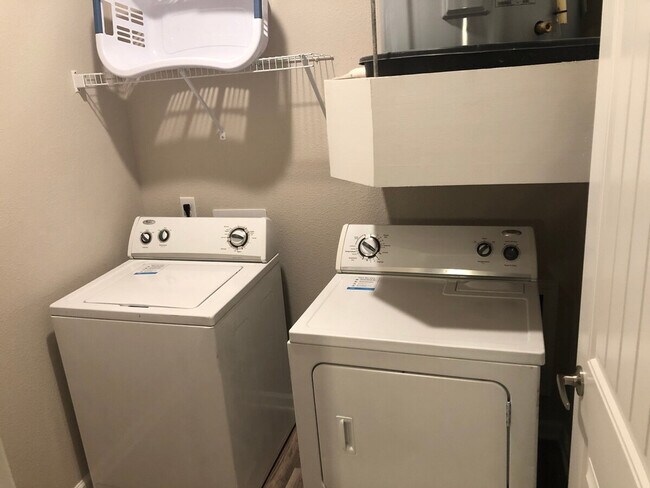 Building Photo - 1526 Millspring Dr