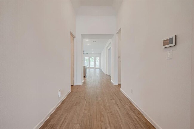 Building Photo - 4826 Joplin St