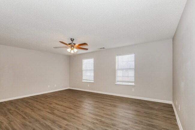 Building Photo - 1618 Thornwick Trace