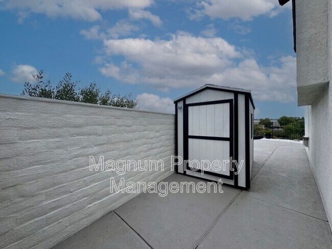 Building Photo - 32358 Gardenvail Dr