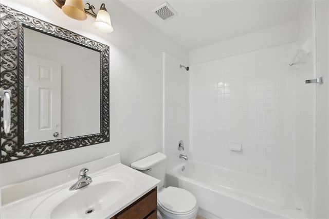 Building Photo - 9846 Cedarcrest Dr