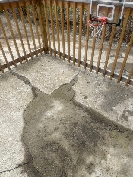 Building Photo - 11346 Belleterre St