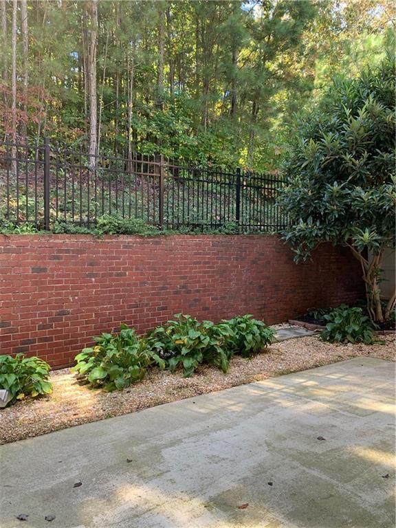 Building Photo - 1207 Dunwoody Village Dr