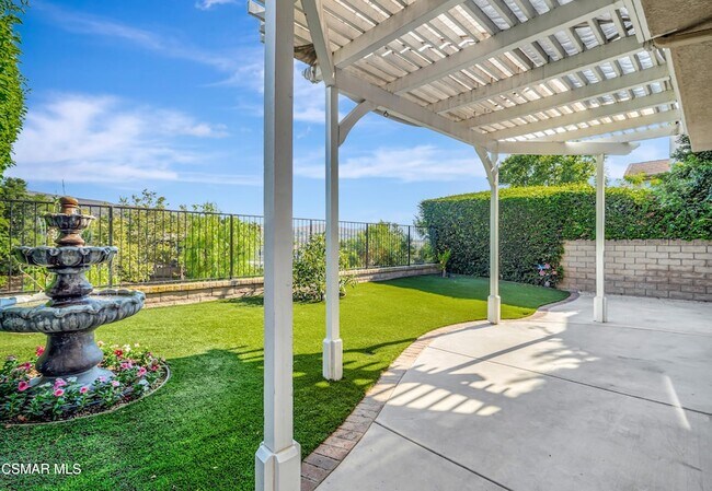 Building Photo - 3044 Ferncrest Pl