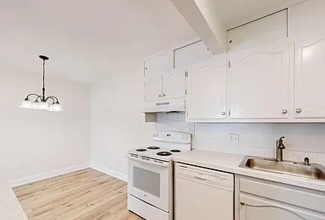 Building Photo - Limited-Time Offer: $400 Off First Month in Prime Fort Collins Location