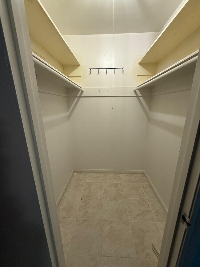 Building Photo - 9826 Sagewell Dr