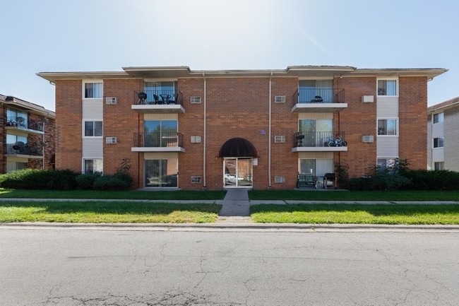 Building Photo - Islander Apartments