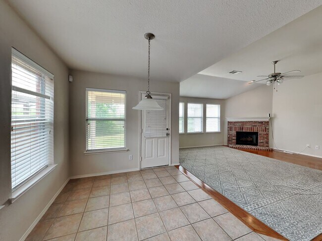 Building Photo - 9045 Trail Blazer Dr
