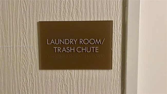 Building Photo - 3701 N Country Club Dr