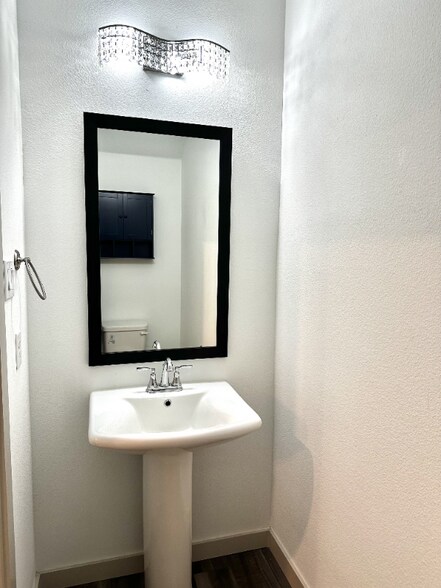 Building Photo - 691 Vista Oaks Rd