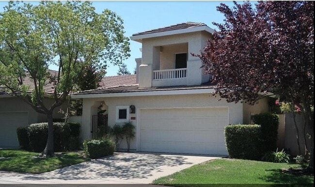 Building Photo - 1715 Palatia Dr