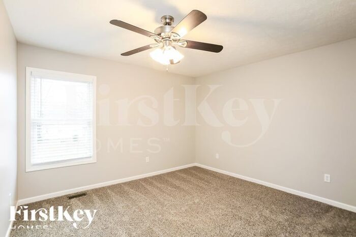 Building Photo - 334 N Odell St