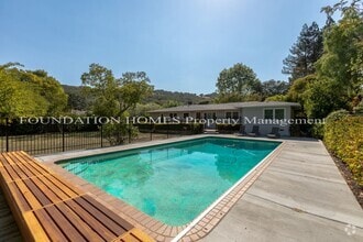 Building Photo - Sleepy Hollow 4bd/2.5ba One Level Home-w/P...