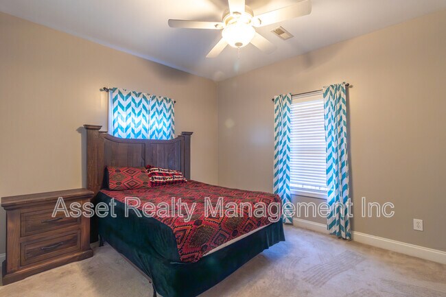 Building Photo - 306 White Cap Ln