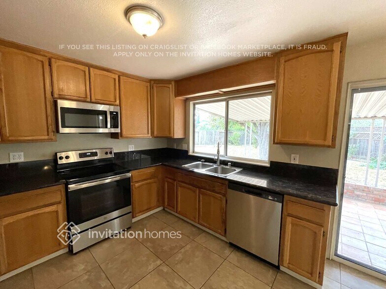 Building Photo - 1127 Cormorant Pl