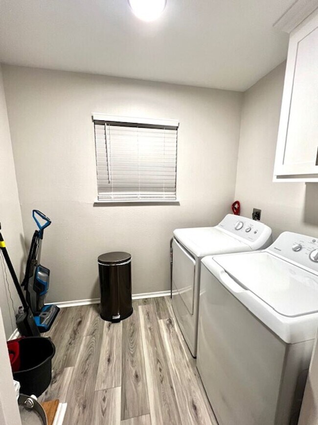 Building Photo - 3-Bed, 2-Bath Home Near Air Force Base!