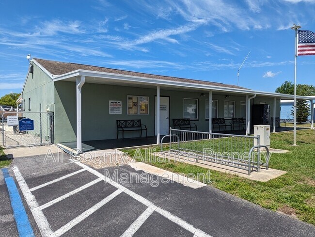 Building Photo - 34335 Lodge Dr