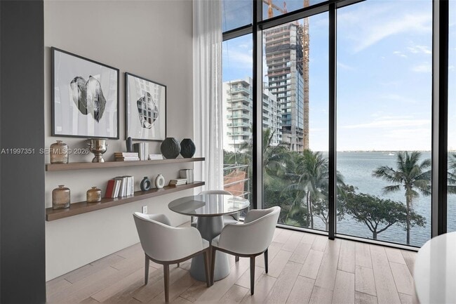 Building Photo - 460 NE 28th St