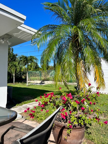 Building Photo - 3013 Albatross Rd