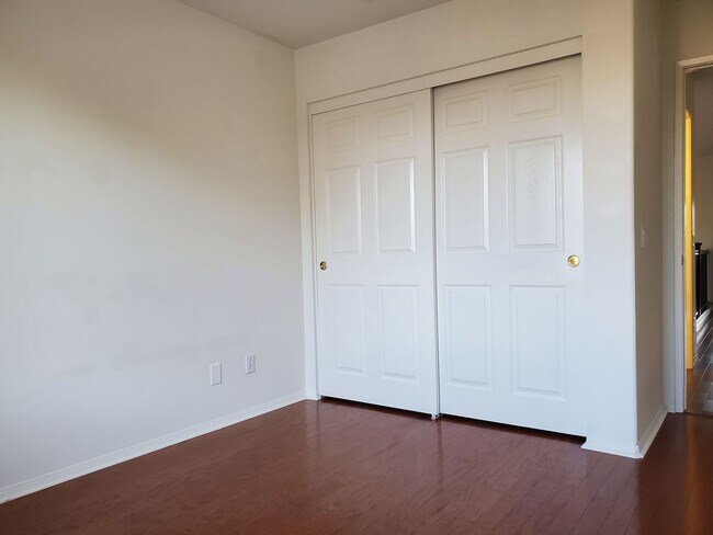 Building Photo - Wonderful 3 Bedroom 2.5 Bath Home in the h...