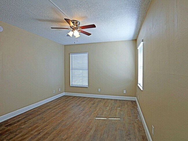 Building Photo - Mystic Gardens 5319-1905