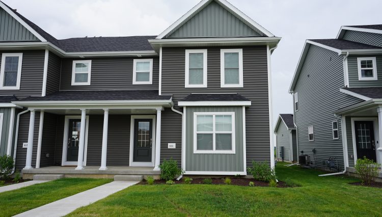 Building Photo - 655 Hillcrest Dr