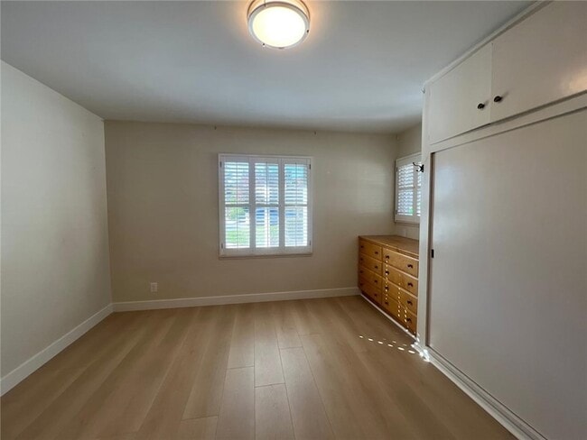 Building Photo - 1850 Wilson Ave