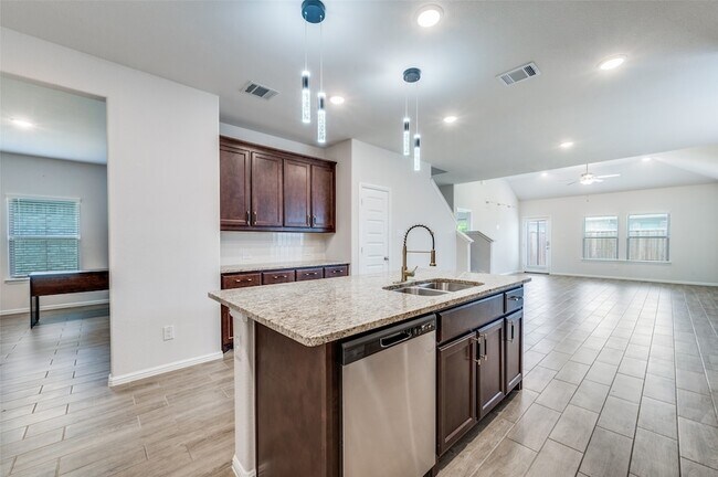 Building Photo - 14149 Danesdale Dr