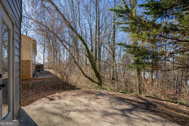 Building Photo - 3027 Spruce Cir