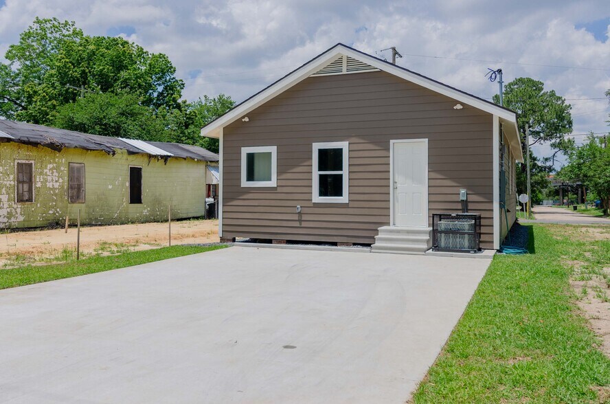 Building Photo - 988 Terrace Ave