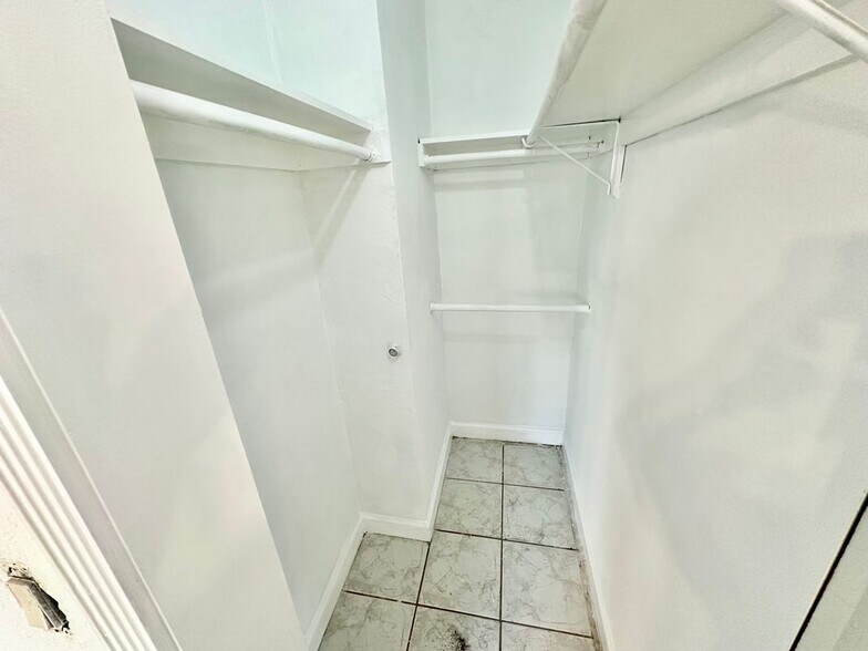 Building Photo - 4275 NW S Tamiami Canal Dr