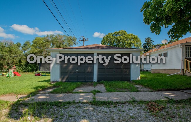 Building Photo - 292 Hadley Rd