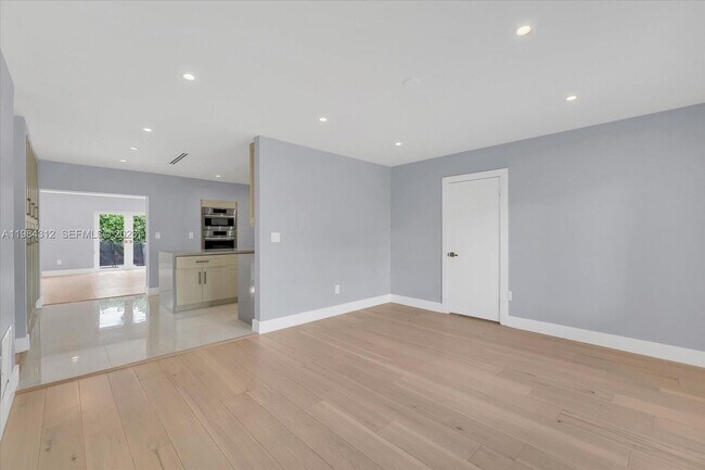 Building Photo - 10330 SW 51st St