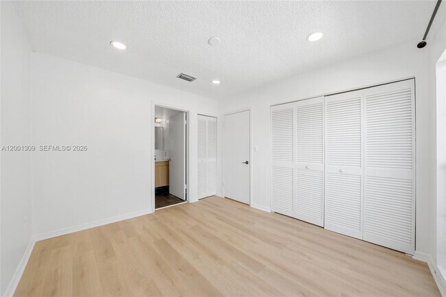 Building Photo - 6704 SW 114th Pl