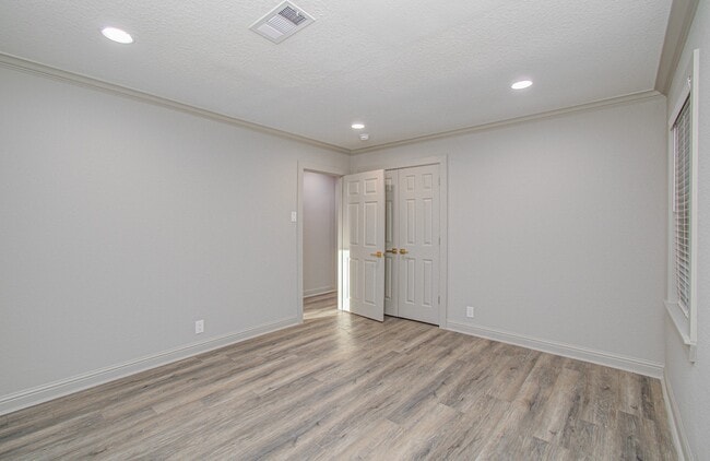 Building Photo - 1801 Benbow Wy