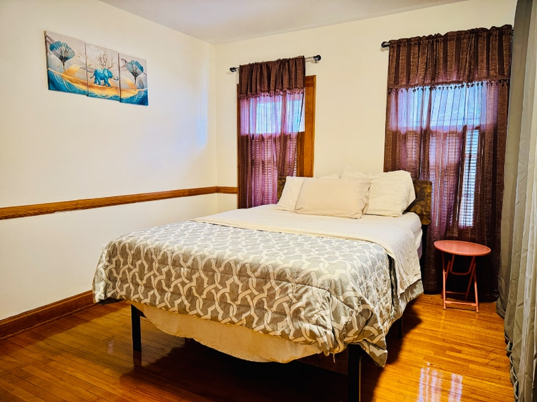 Building Photo - 170 White St