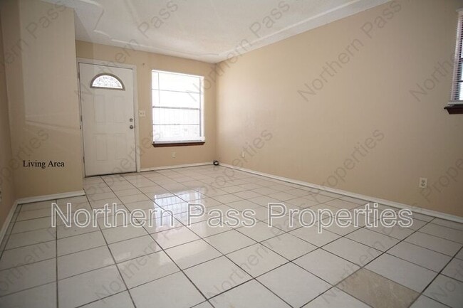 Building Photo - 10551 Kinross Ave