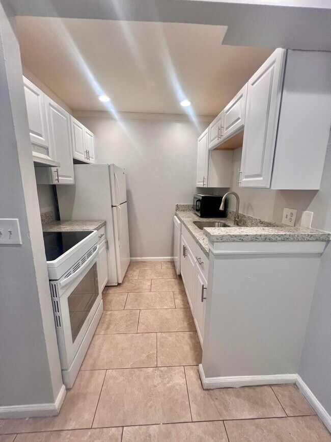 Primary Photo - 1500 N Congress Ave