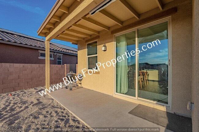 Building Photo - 8683 N Calle La Canoa