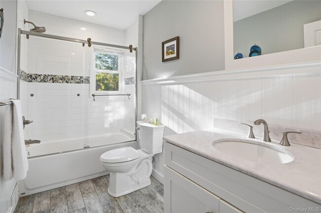 Building Photo - 15 Club Dr