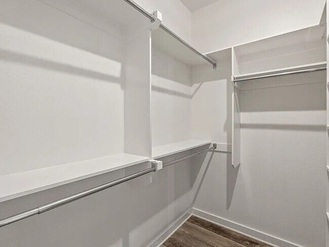 Building Photo - 1725 Rohan Cir