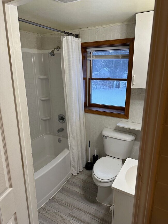 Building Photo - MGAM-MI-Andersonville Rd