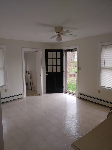 Building Photo - 15 Barstow Ave