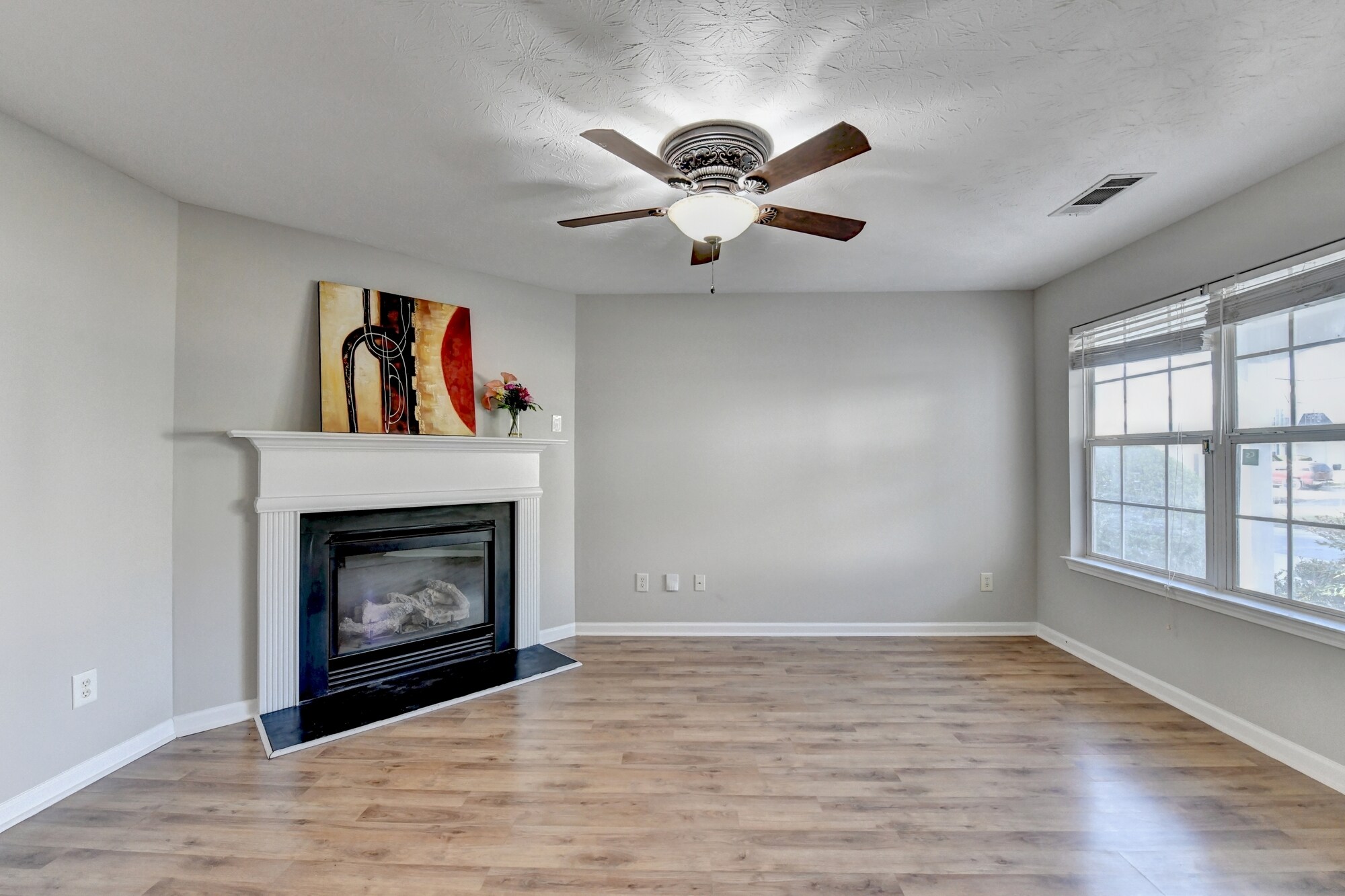 Building Photo - 240 Springbottom Ct