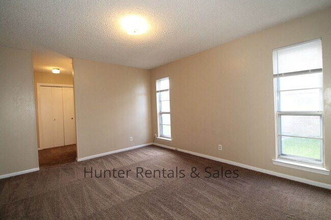 Building Photo - 2810 Lawndale St