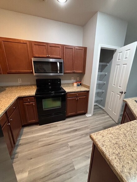 Building Photo - 190 Olde Towne Way